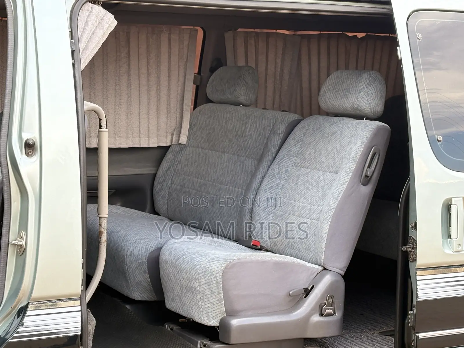Toyota HiAce 2002 Grey