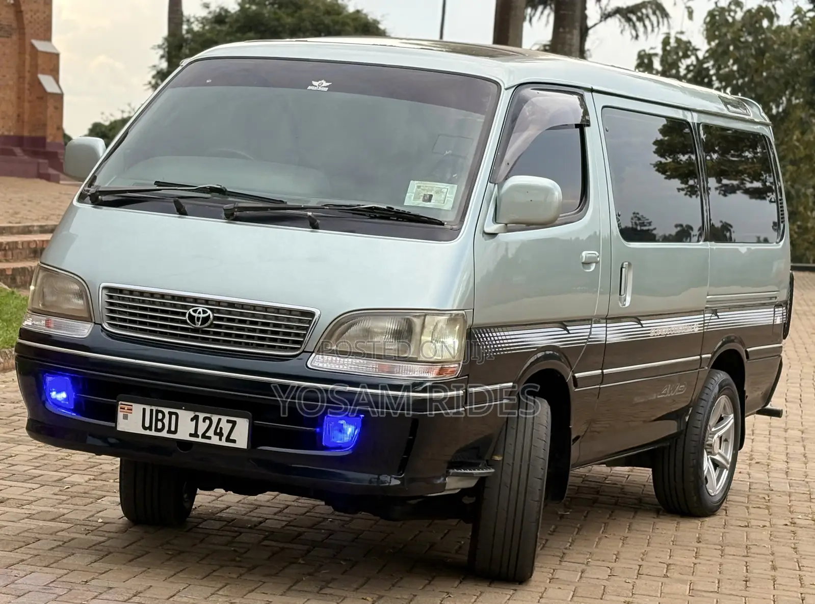 Toyota HiAce 2002 Grey