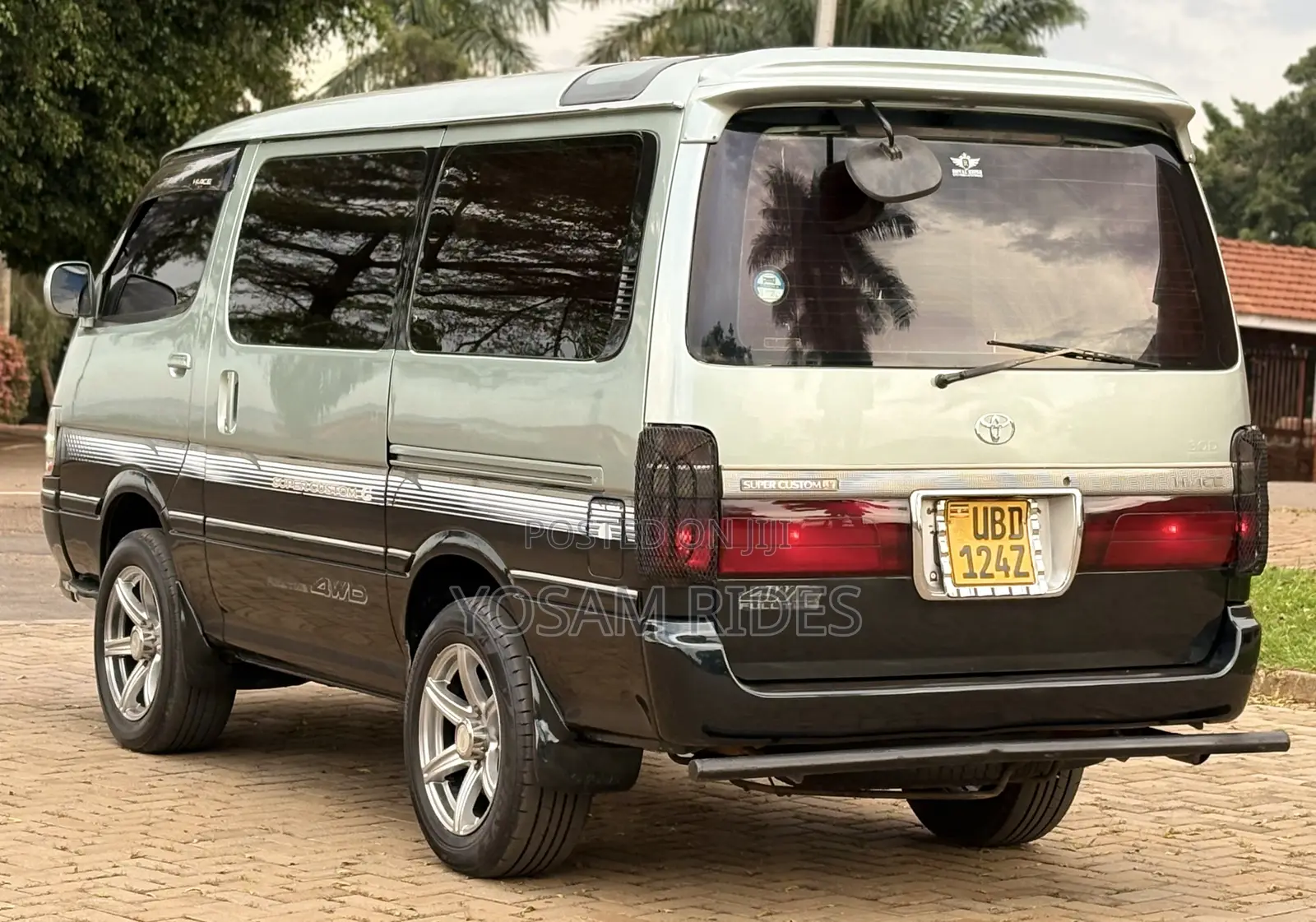 Toyota HiAce 2002 Grey