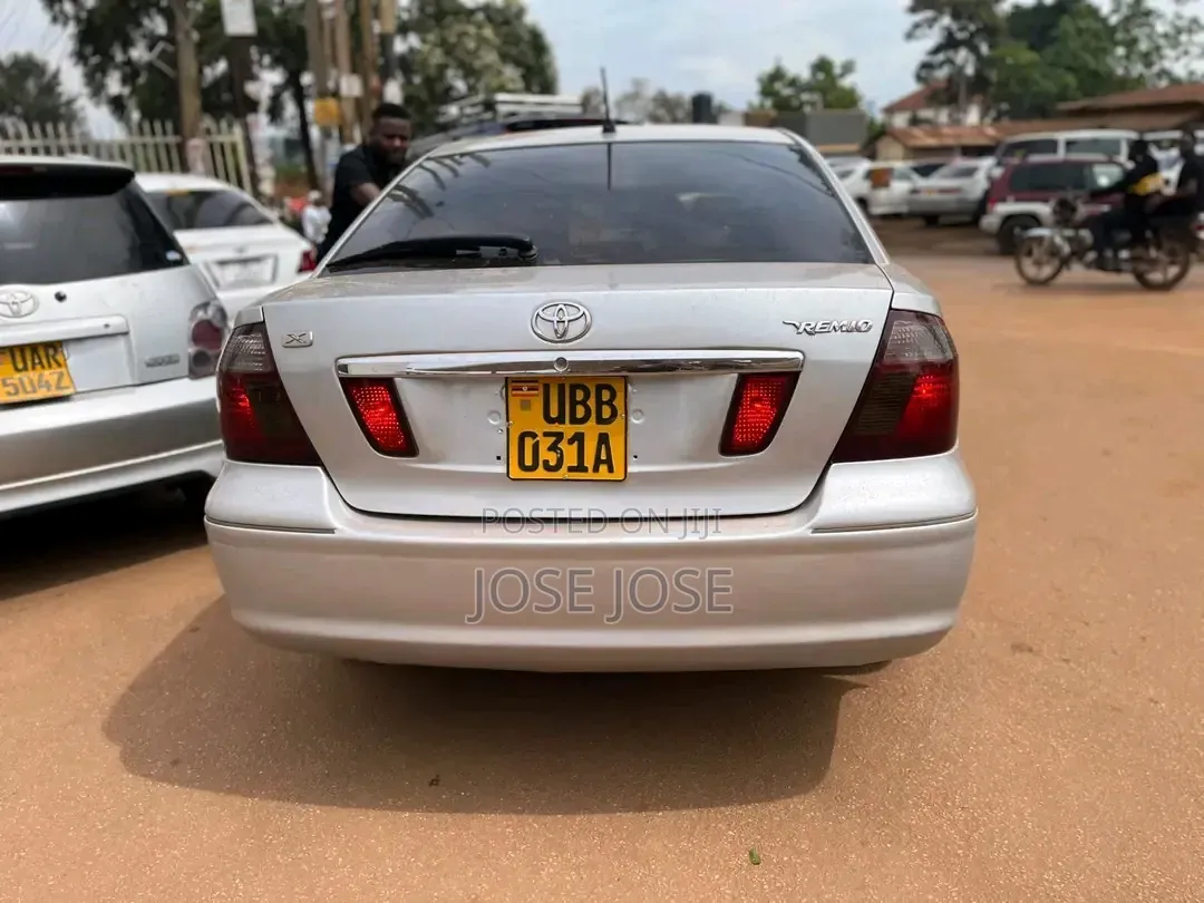 Toyota Premio 2005 Silver
