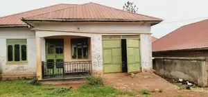 3bdrm House in Division A for sale