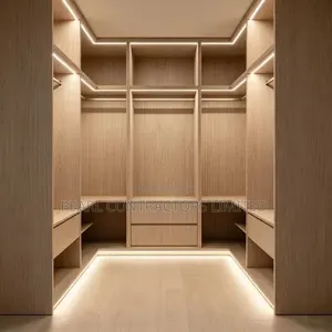 Wardrobes/Cozy Walk-in Closet From 860,000 Per Running Meter.