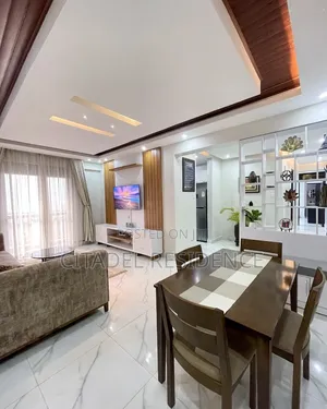 Elegant 2-Bedroom Airbnb Suite With Full Kitchen, Pool & Gym