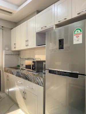 Elegant 2-Bedroom Airbnb Suite With Full Kitchen, Pool & Gym