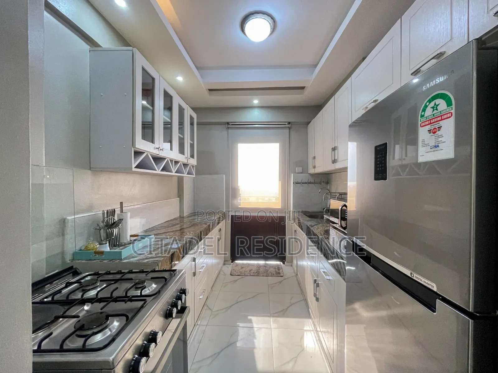 Elegant 2-Bedroom Airbnb Suite With Full Kitchen, Pool & Gym