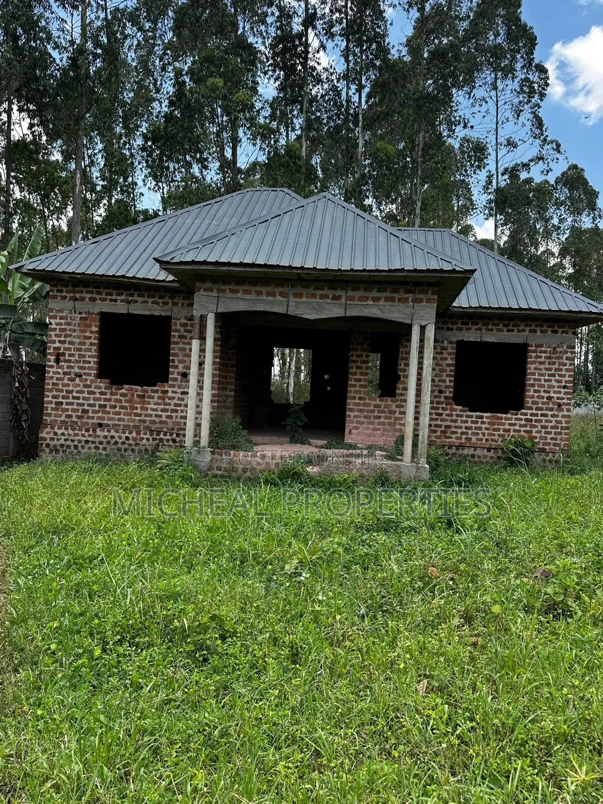 3bdrm House in Matuga Kitti At 60M, Kawempe for sale