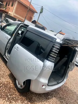 Toyota Sienta 2007 Silver