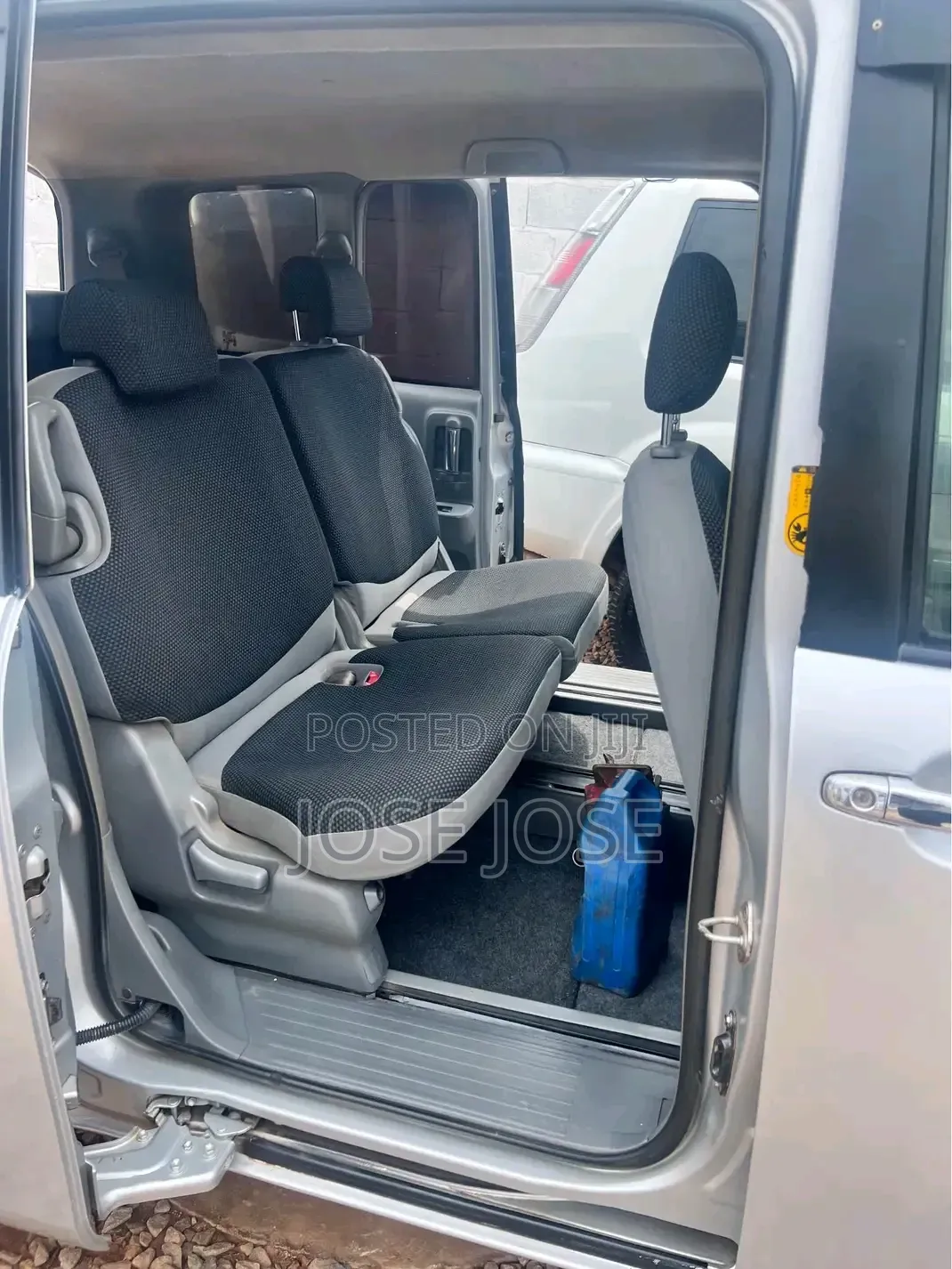 Toyota Sienta 2007 Silver