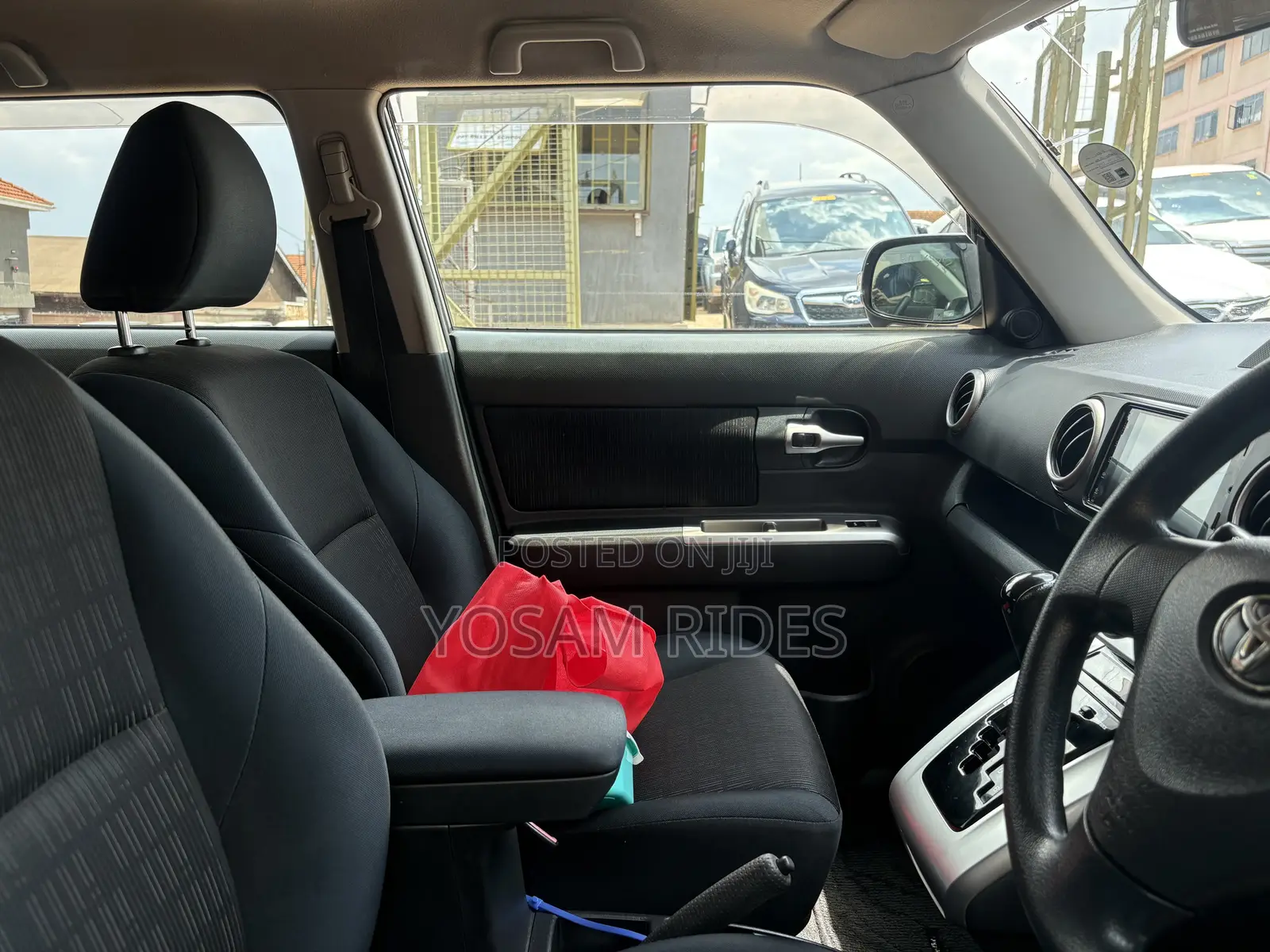 Toyota Corolla Rumion Hatchback 1.5 FWD 2012 Gold