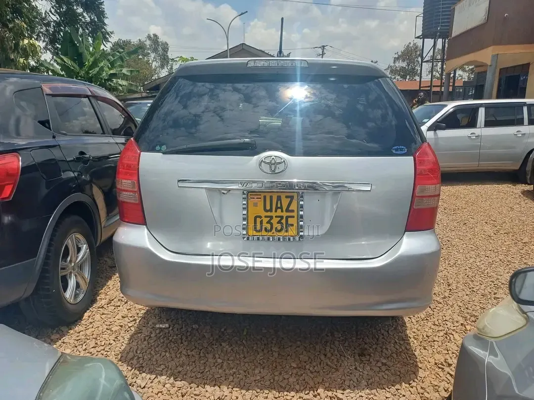 Toyota Wish 2005 Silver