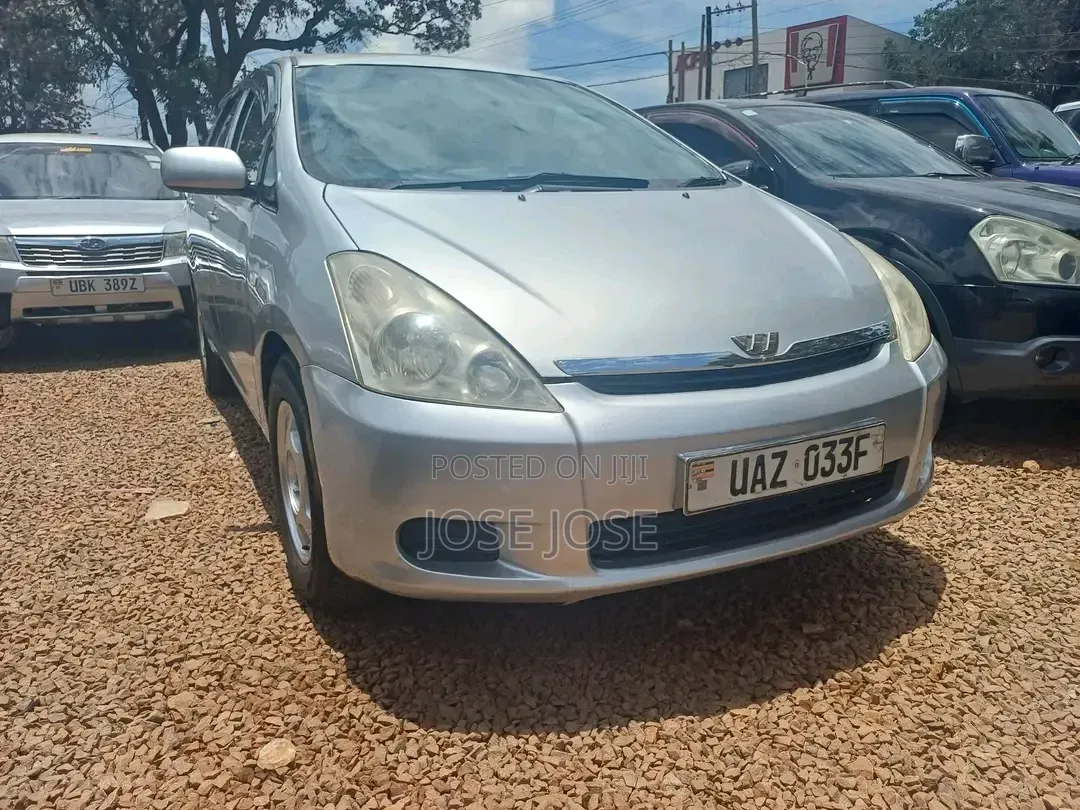 Toyota Wish 2005 Silver