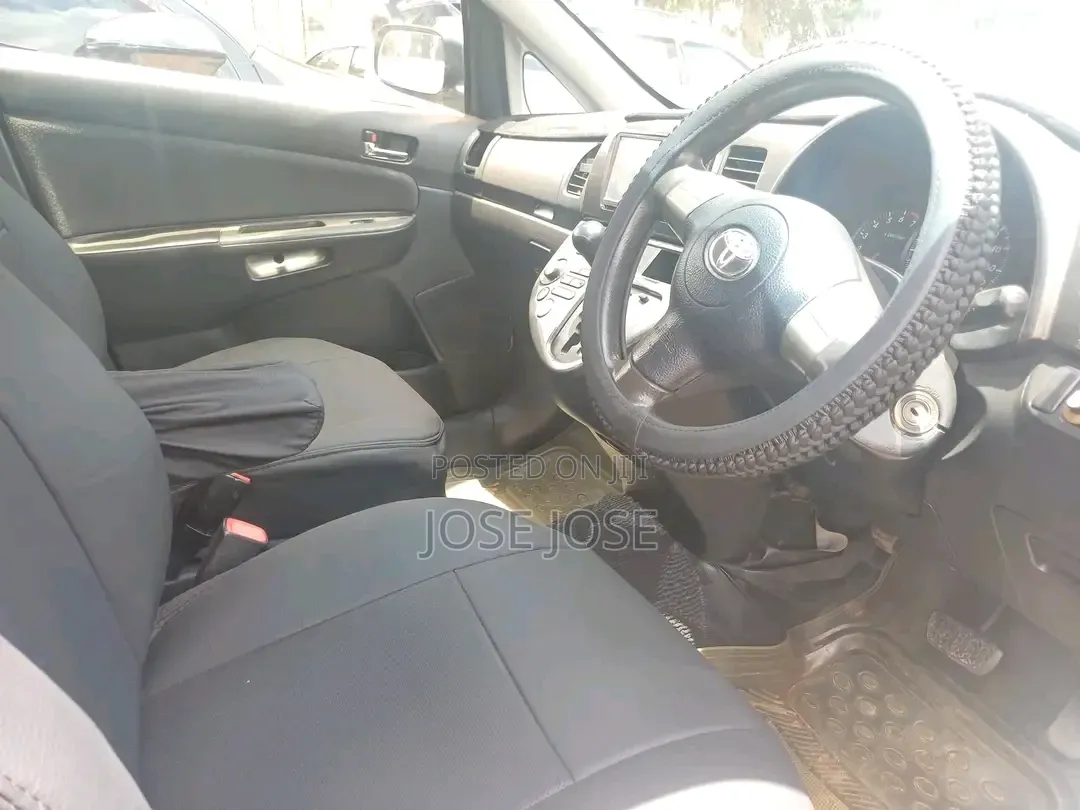 Toyota Wish 2005 Silver