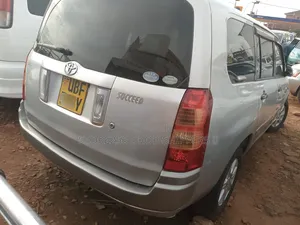 Toyota Succeed 2010 Silver