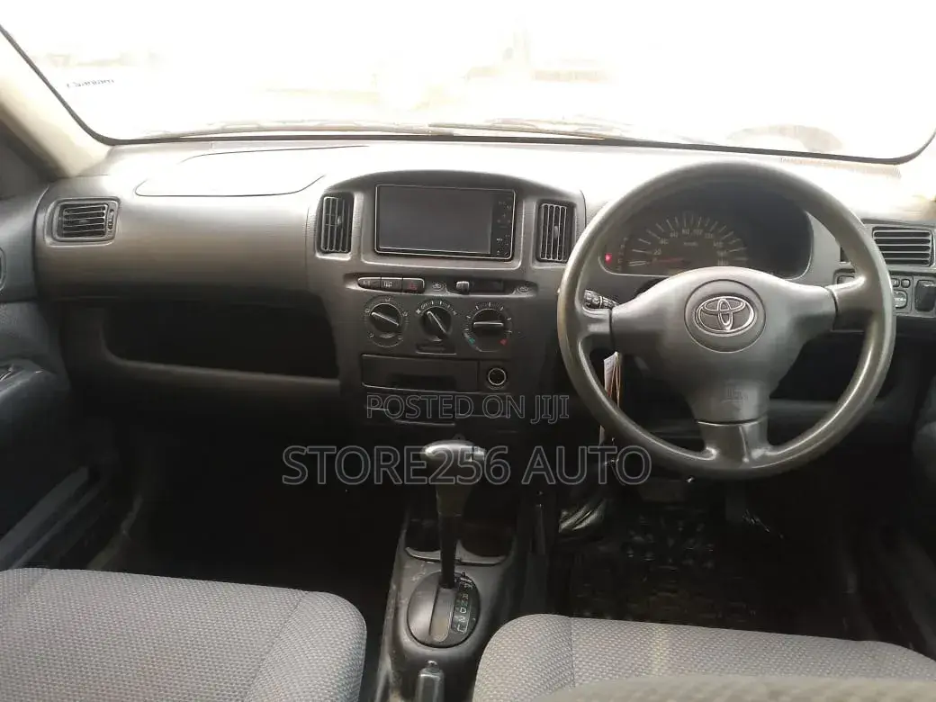 Toyota Succeed 2010 Silver