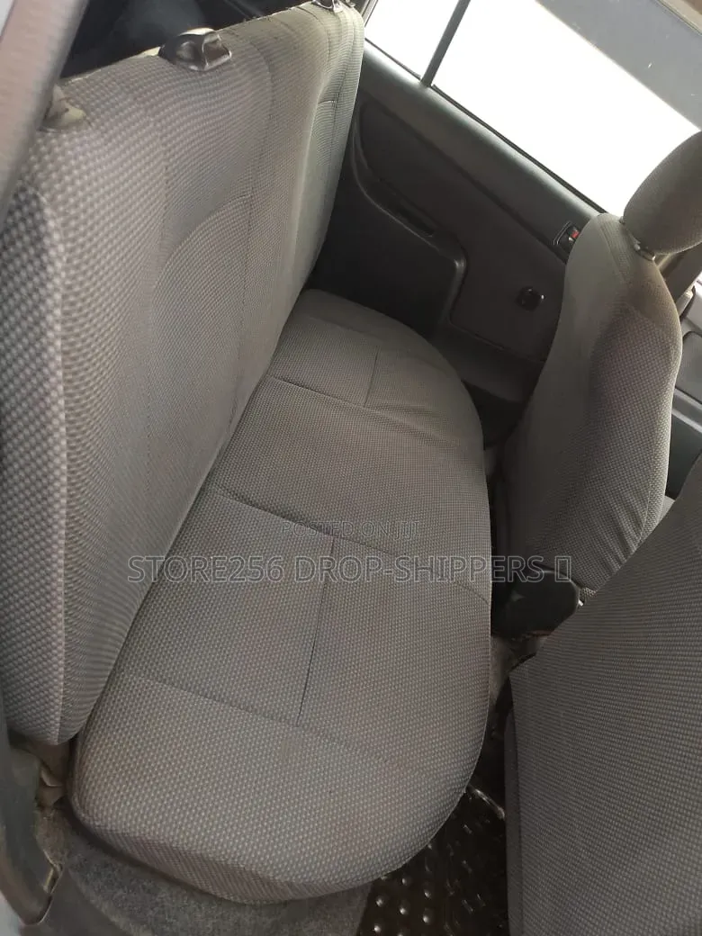 Toyota Succeed 2010 Silver