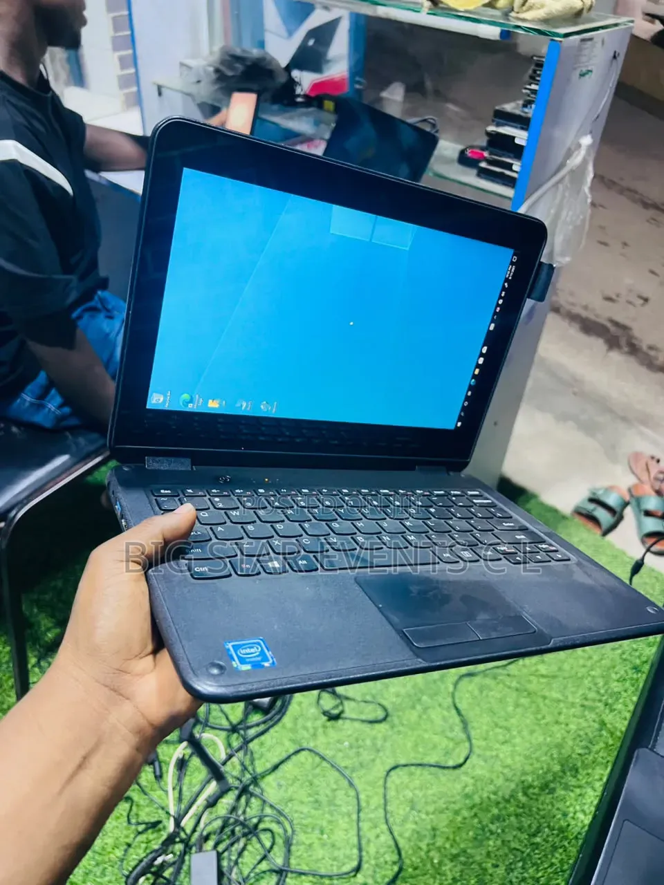 Laptop Dell Latitude 3300 4GB Intel Celeron HDD 32GB