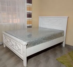 #5by6 Bed in White and Black