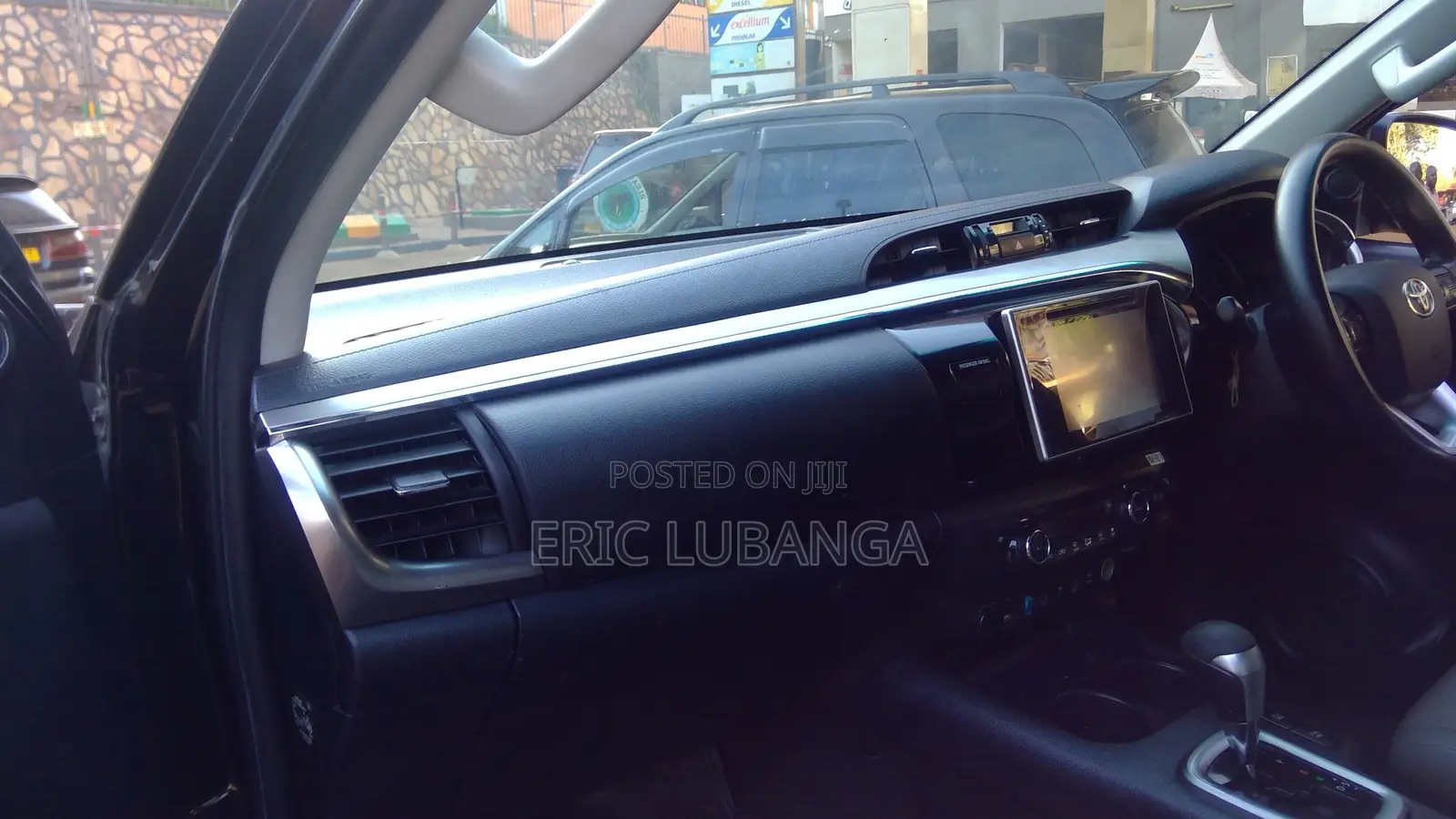 Toyota Hilux 2016 Black