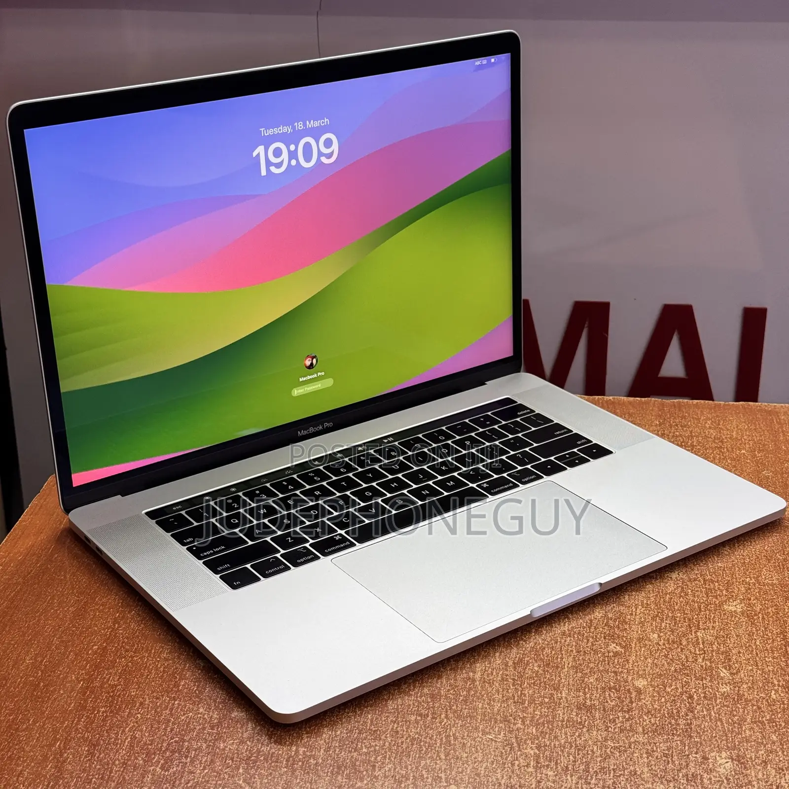 Laptop Apple MacBook Pro 2018 16GB Intel Core i7 SSD 1T