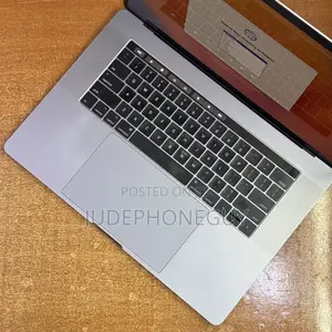 Laptop Apple MacBook Pro 2018 16GB Intel Core i7 SSD 1T