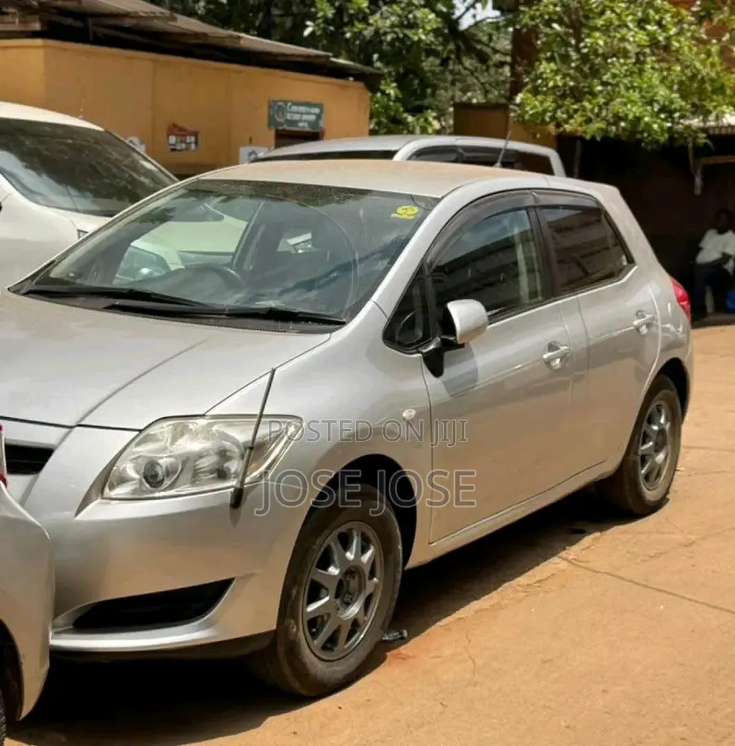Toyota Auris 2009 Silver