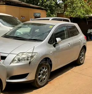 Toyota Auris 2009 Silver
