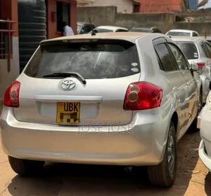 Toyota Auris 2009 Silver
