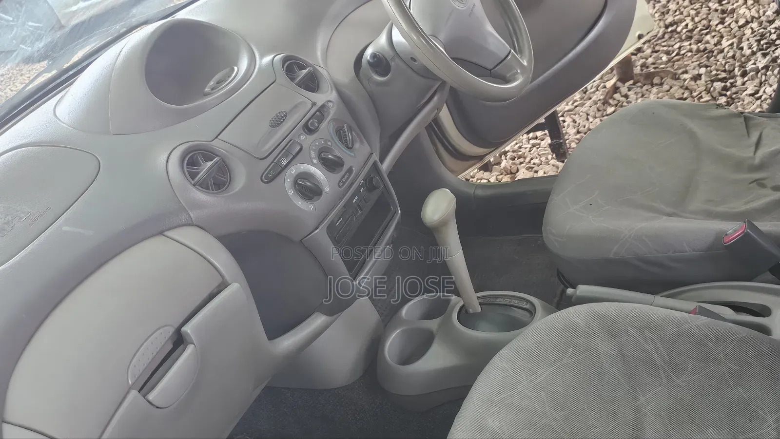 Toyota Platz 2004