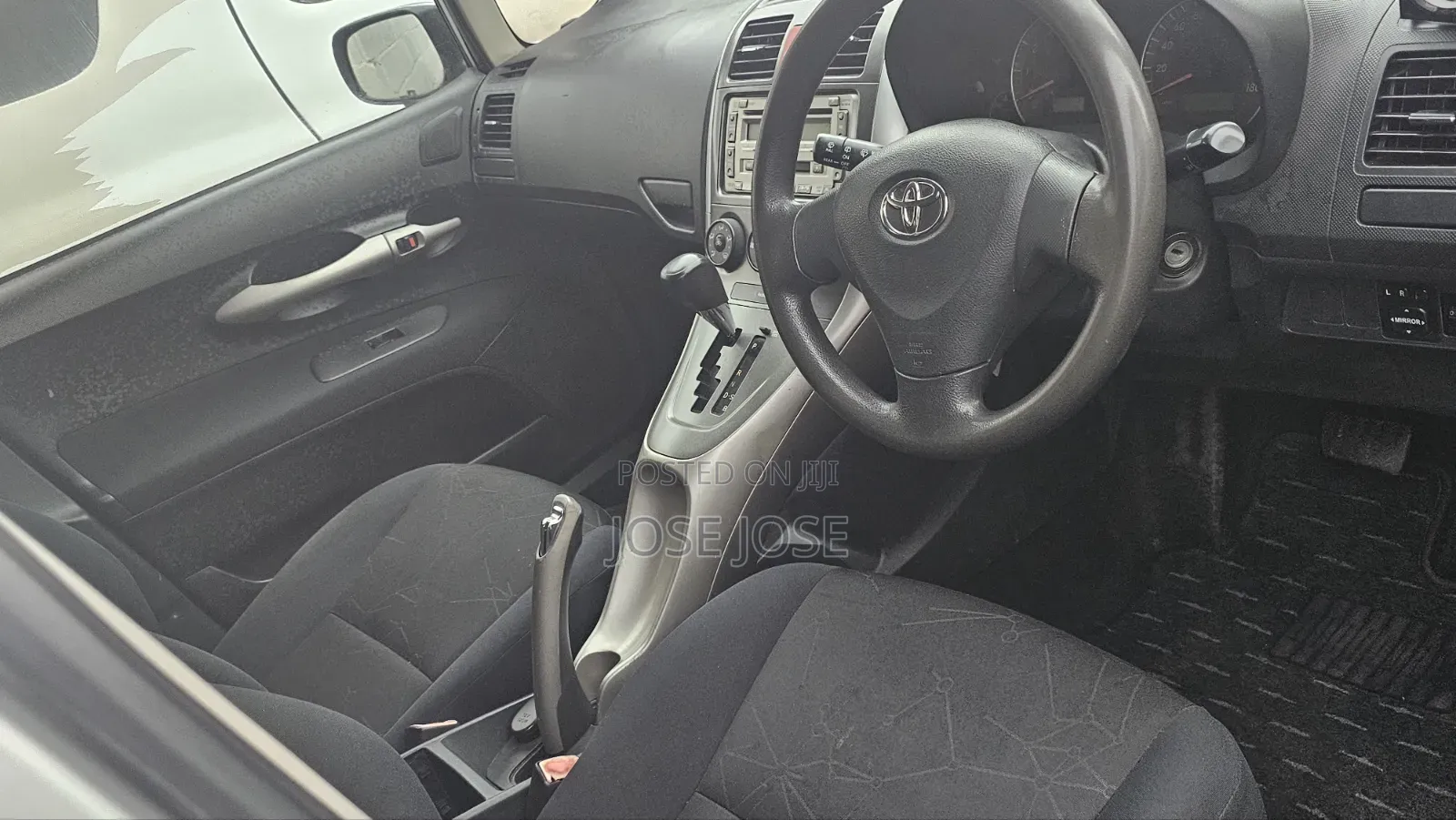 Toyota Auris 2009 Silver