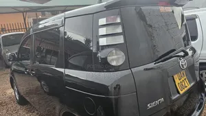 Toyota Sienta 2006 Black