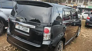 Toyota Corolla Rumion 2011 Black