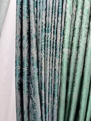 Green Curtain Lovers