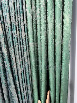 Green Curtain Lovers
