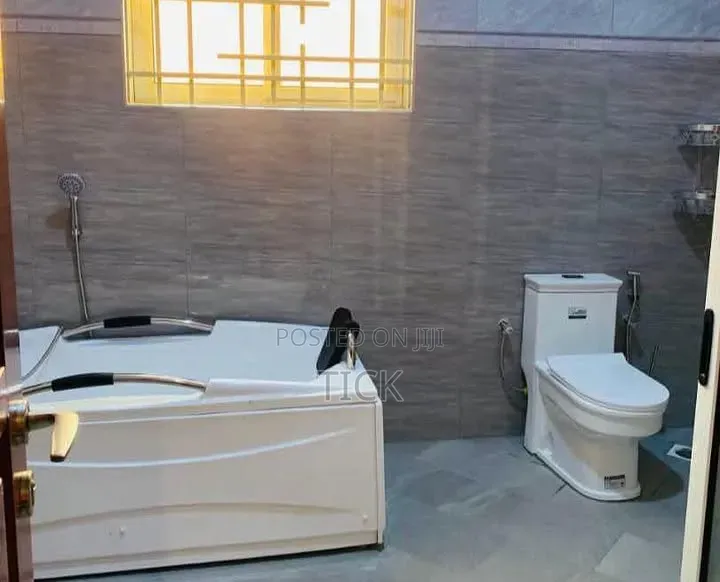 5bdrm House in Kira, Nakawa for sale