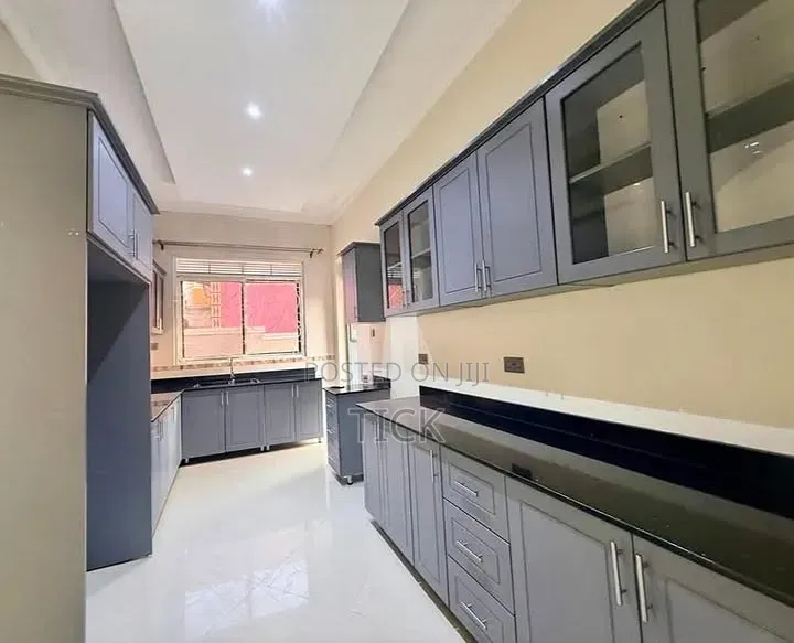 5bdrm House in Kira, Nakawa for sale