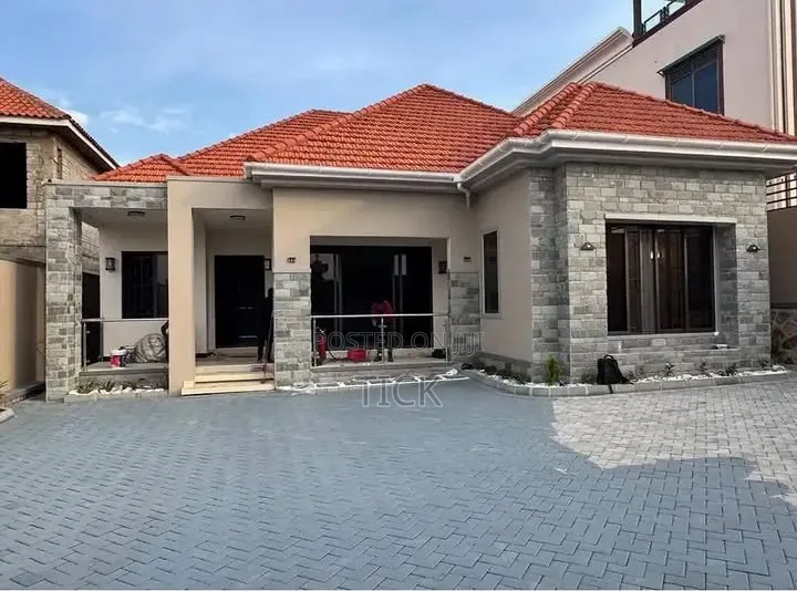 5bdrm House in Kira, Nakawa for sale
