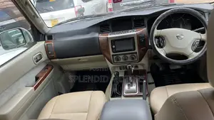 Nissan Patrol 2010 Black