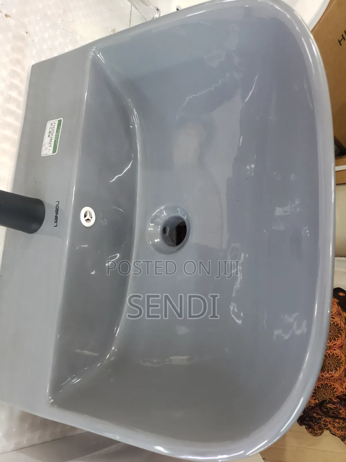 Wall Huny Ceramic Washbasin