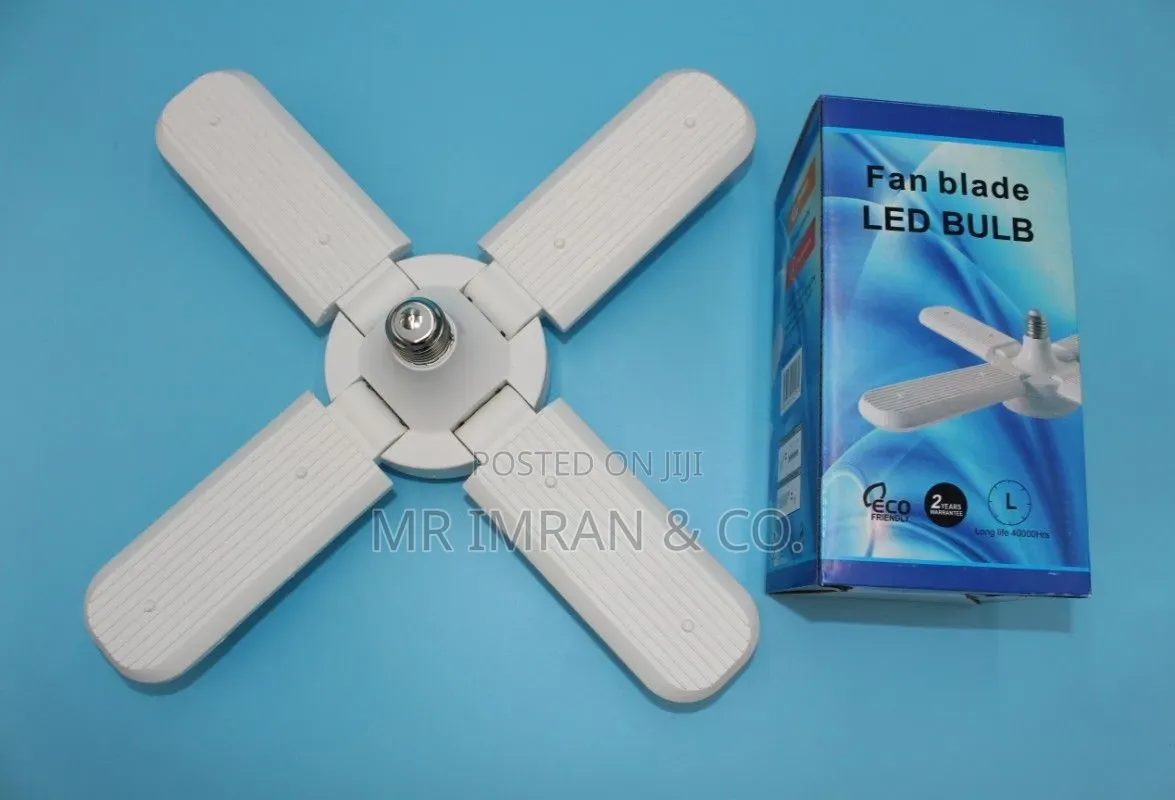 4-Blade Foldable Fan-Shaped LED Light Bulb