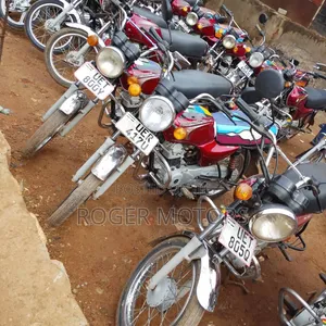Bajaj Boxer 100 2019 Red
