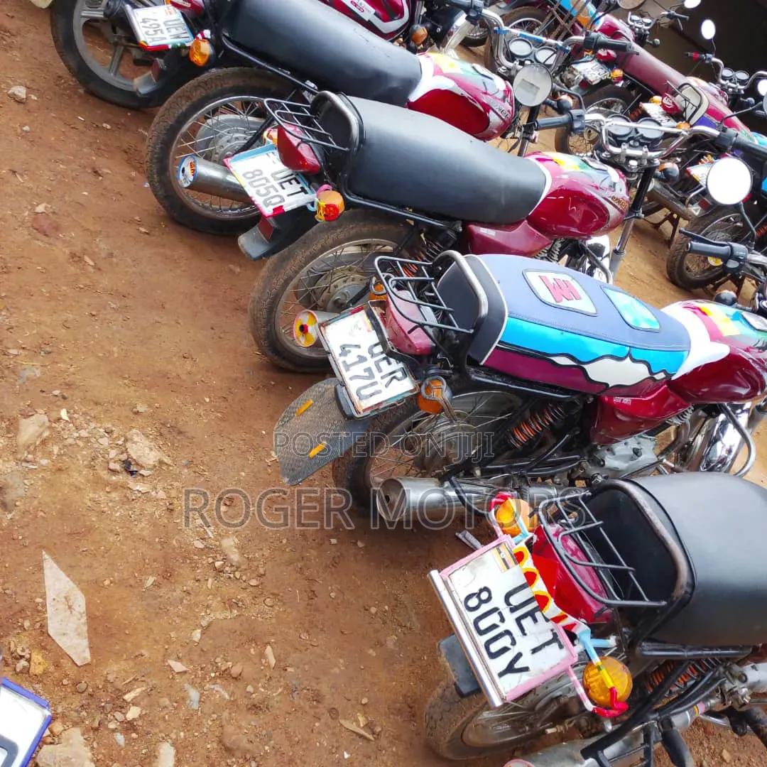 Bajaj Boxer 100 2019 Red