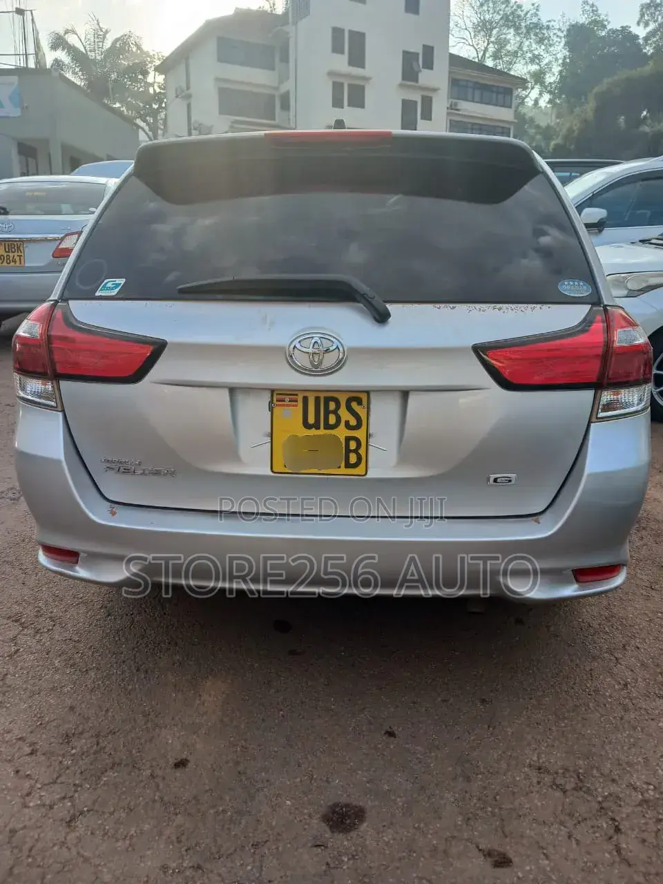 Toyota Corolla Fielder 1.5 Hybrid FWD 2014 Silver