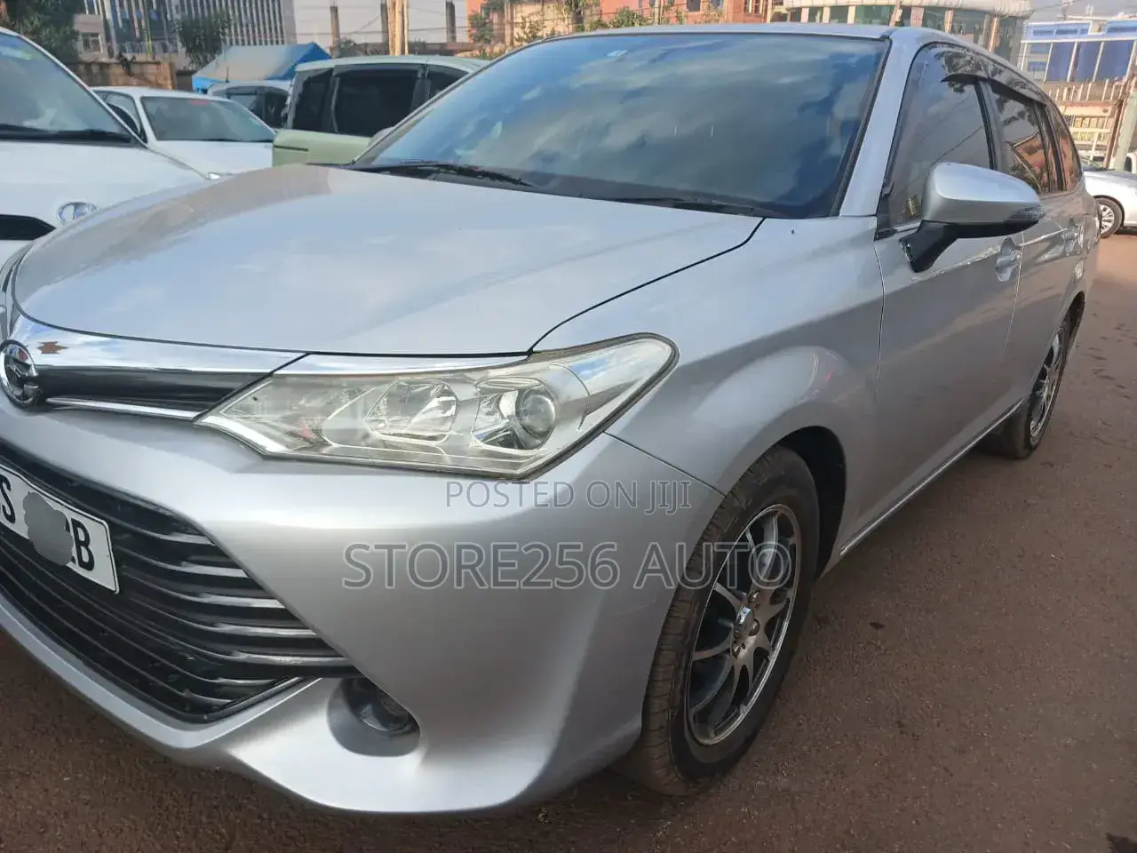 Toyota Corolla Fielder 1.5 Hybrid FWD 2014 Silver