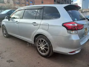 Toyota Corolla Fielder 1.5 Hybrid FWD 2014 Silver