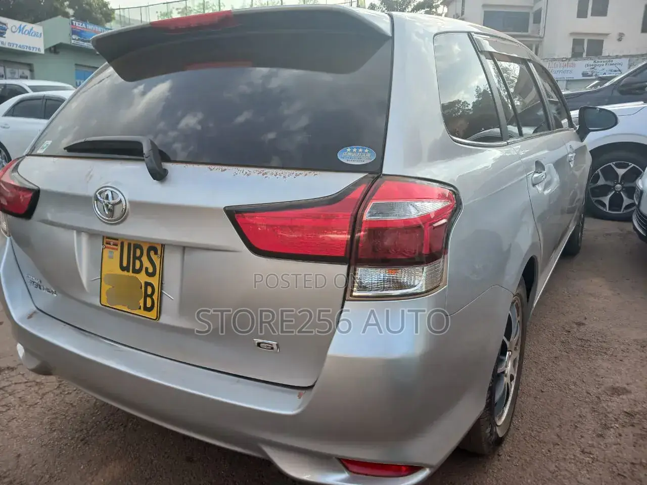 Toyota Corolla Fielder 1.5 Hybrid FWD 2014 Silver