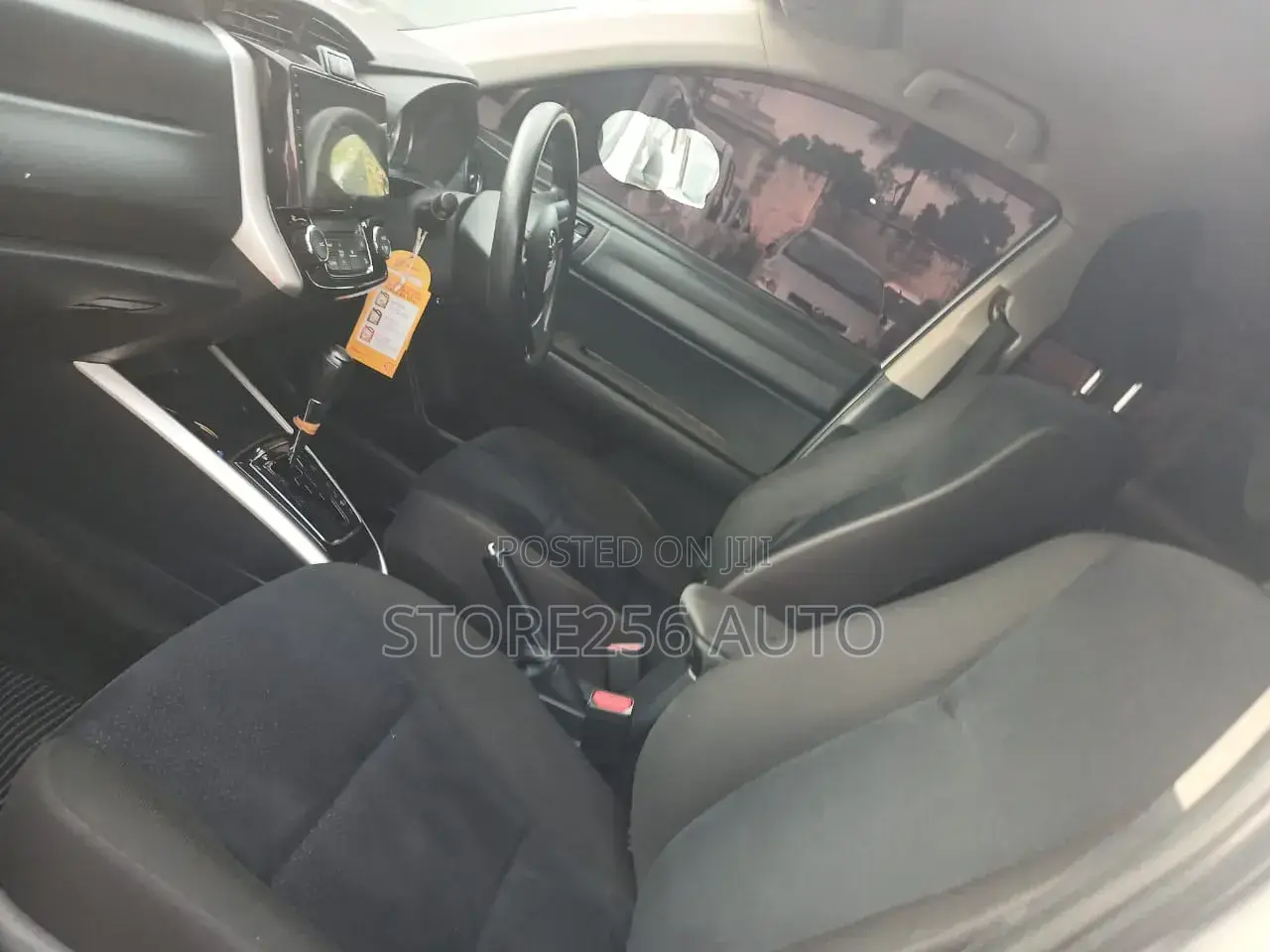 Toyota Corolla Fielder 1.5 Hybrid FWD 2014 Silver