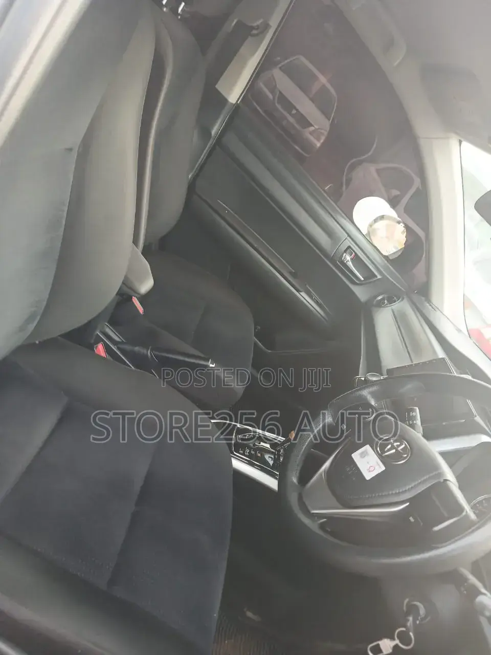 Toyota Corolla Fielder 1.5 Hybrid FWD 2014 Silver
