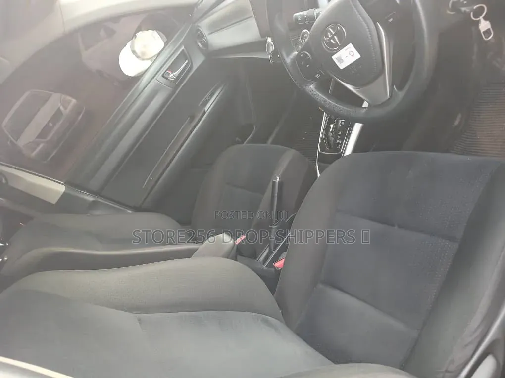 Toyota Corolla Fielder 1.5 Hybrid FWD 2014 Silver