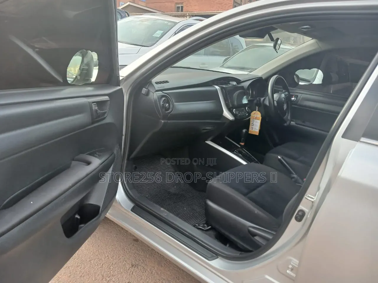 Toyota Corolla Fielder 1.5 Hybrid FWD 2014 Silver
