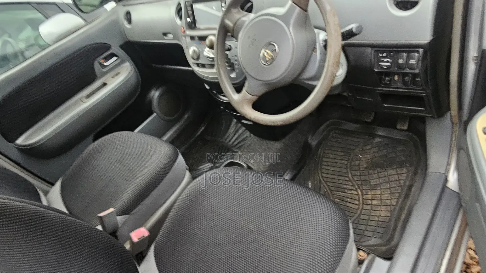 Toyota Sienta 2006 Silver